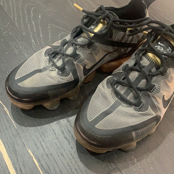 NIKE VAPORMAX SNEAKERS - Picture 10 of 16